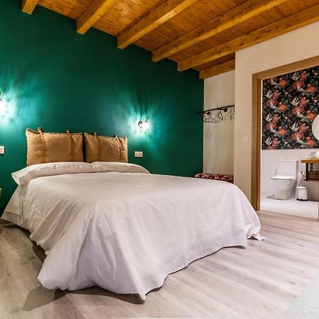 Four Rooms Hostel Луго Экстерьер фото