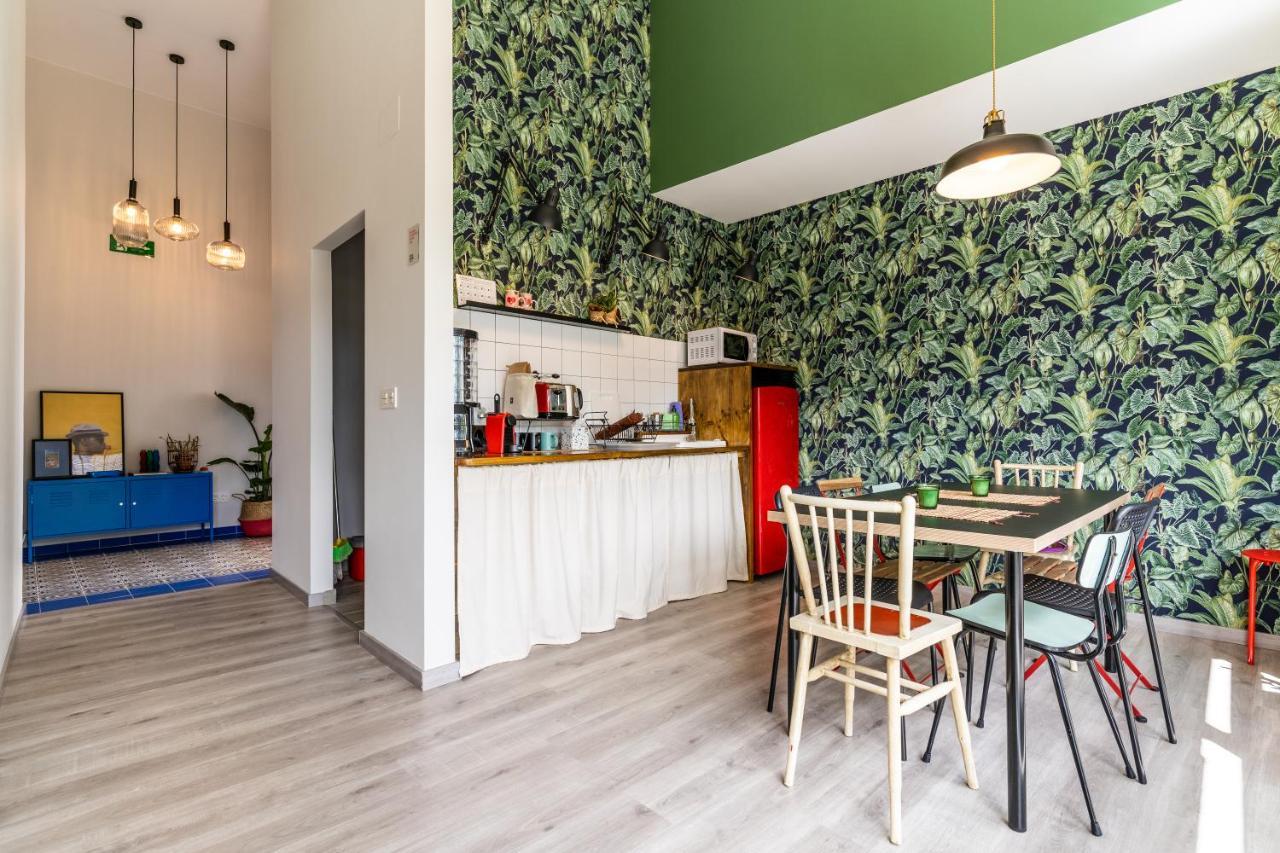 Four Rooms Hostel Луго Экстерьер фото